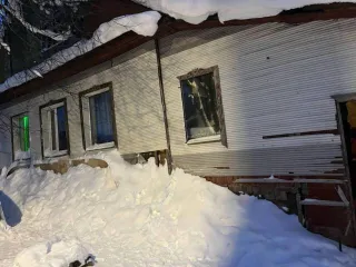 Доли дома и земли, 591 кв.м, Кировская область. 1/7 доля дома и 1/7 доля земельного участка в Кирове, еще 1/7 доля дома и 1/7 доля земельного участка в Кирове, еще 1/7 доли земельного участка, площадью 591 кв.м., назначение: Земли населенных пунктов, адрес (местонахождение): 610015, Кировская обл…