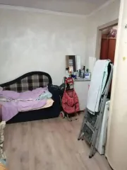2/5 доли квартиры, 30.4 кв.м, Забайкальский край. Общая долевая собственность, доля в праве 2/5, жилое помещение, кадастровый номер 75:04:160317:322, площадь 30.4 кв.м., расположенное по адресу Забайкальский край, р-н. Борзинский, г. Борзя, ул. Богдана Хмельницкого, д. 7, кв. 7.