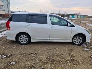 Toyota Wish 2008 года выпуска, 132 л.с., пробег 74577 км, автоматическая коробка передач. Цвет белый, VIN: ZNE100428244, ПТС: 164302093944373, государственный номер: Н984СС15. Производитель: Toyota Motor Corporation Australia Ltd. Тип двигателя: бензиновый, объем 1794 см³, мощность 132 л.с. (97.09…