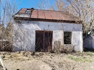 Земельный участок 158 кв.м и здание гараж 33 кв.м, Новосибирская область - Земельный участок: Земли населённых пунктов, разрешенное использование: Объекты гаражного назначения (2.7.1), общей площадью: 158 кв.м., кадастровый номер: 54:05:020903:485. Местоположение: Новосибирская область, Доволенский…