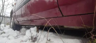 Daewoo Espero 1997 года, красный цвет. VIN: KLAJF19W1VB204852, ПТС: 86 МК 448306, госномер: О966ХА 86. Разрешенная максимальная масса 1480 кг, масса без нагрузки 1190 кг. Находится по адресу: ХМАО-Югра, Сургутский район, пгт. Барсово, ул. Обская, д. 31, кв. 1.