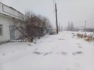 Земельный участок площадью 473 кв.м. с кадастровым номером 55:36:190357:42. Местоположение установлено относительно ориентира, расположенного в границах участка. Ориентир жилой дом. Почтовый адрес ориентира: Омская область, г. Омск, р-н Кировский АО, ул. Севастопольская угол ул. Южная, дом 78/44…