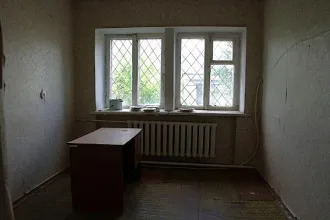 Земельный участок 2074 кв.м, административное здание 356,7 кв.м, гараж 119,8 кв.м, Липецкая область Земельный участок, площадь 2074 кв.м., административное здание 356,7 кв.м., гараж 119,8 кв.м., газовая котельная 16 кв.м., уборная 2,4 кв.м., ограждение 79 м., сооружение - замощение 952,6 кв.м., по…