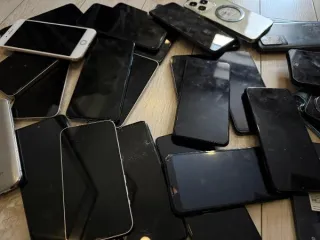 Мобильные телефоны разных марок 367к 361к 368к 360к 362к 328к 315к 327к 378к 377к 379к 380к 380к 412к 430к 433к 431к 432к 429к 422к 434к 435к 436к 437к 438к 407к 408к 418к 441к 442к. Мобильные телефоны разных марок. Количество: 36 шт. Реализация в качестве годных остатков. рабочее состояние…
