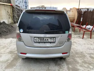 Daihatsu YRV 2000 автомобиль VIN M211G001701 серебристый