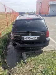 Автомобиль, Peugeot 307, 2007 г.в. VF33HNFUF84840462. Пробег 315000 по одометру, комплектация DSIG - климат, стеклоподъёмники все, АБС, панорамная крыша, Bluetooth, авто не на ходу - не заводится, причина неизвестна, кондиционер не работает, радиатор охлаждения основной течёт, машина давно стоит…