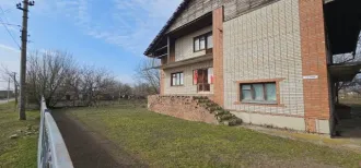Дом 286,5 кв.м и земельный участок 2676 +/- 18.11 кв.м, расположенные по адресу: Ростовская область, р-н. Азовский, с. Круглое, пер. Титова, 1"Е". Земельный участок, общей площадью 2676 +/- 18.11, кадастровый номер 61:01:0070101:8365. Жилой дом, площадью 286,5 кв.м, кадастровый номер…