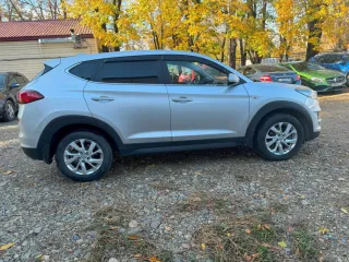 Автомобиль легковой универсал, Hyundai Tucson Хендэ Туксон, 2019 года выпуска, VIN: XWEJ3813BK0004450, цвет серебристый, рабочий объем двигателя: 1999 см3, мощность двигателя: 149 л.с.(109,6 кВт), тип двигателя: бензиновый на бензине, экологический класс: пятый, изготовитель ТС (страна) ООО Эллада…