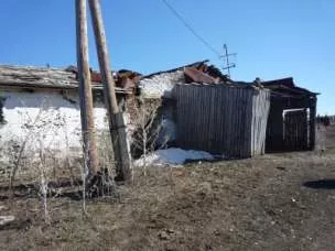 Нежилое здание - телятник, кад. № 74:11:0904003:175, инвентарный №5795, S=1817,30 кв.м., Челябинская обл., Кизильский район, п. Урал, ул. Строительная, 26, с правом аренды земельного участка с кад. № 74:11:0905003:2, земли населенных пунктов, для индивидуального животноводства, S=10490 кв.м…