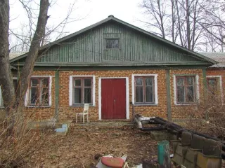 Административное здание 457,8 м² и земельный участок 7300 м², Тульская область. Имущественный комплекс, состоящий из нежилого здания (административное здание, кадастровый номер 71:04:020303:406) и земельного участка (кадастровый номер 71:04:020303:6); Тульская обл., Богородицкий р-н, п…