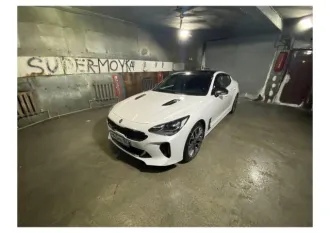 Kia Stinger 2018 года, 247 лс, АКПП, VIN: XWEE351ADJ0000742. В залоге у АО "Альфа-Банк".