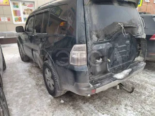 Mitsubishi Pajero 2007 года, 250 л.с., полный привод, АКПП. Транспортное средство – легковой автомобиль, марка/модель – Mitsubishi Pajero, год выпуска – 2007, VIN – JMBLYV97W7J005239. Находится в залоге. ТС б/у, возможно наличие скрытых дефектов. Одометр неисправен, в связи с чем пробег неизвестен.