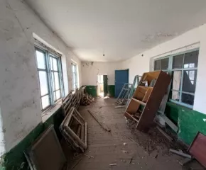 Здание кад. № 26:09:020901:8, пл. 1488.60 кв. м. по адресу СК, Туркменский район, с. Камбулат, МТФ №2.