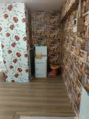Квартира, площадь 17 кв.м., назначение: жилое, адрес: Россия, Саратовская обл., г. Аткарск, ул. Советская, д. 32, кв. 8, кадастровый номер: 64:39:030213:985. Находится в совместной собственности.