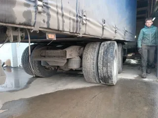 Freightliner CL120, 2002 и полуприцеп НАРКО, 1995 Продажа грузового автомобиля (сцепка) <p>Грузовой автомобиль FREIGHTLINER CL120 год выпуска 2002, мощность двигателя л\с 430 VIN 1FUJA6CG73LK74160 и Полуприцеп с бортовой платформой, цвет синий, НАРКО год выпуска 1995 г., VIN YF104ST3ASF013585…