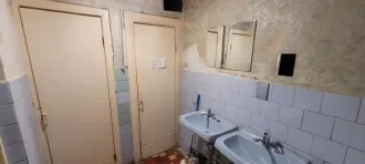 Комната 11,8 кв. м, Новосибирская область, г. Новосибирск, ул. Вертковская, д. 23/1, пом. 30, 2 этаж. Кадастровый номер 54:35:051760:207. Ограничения и обременения: зарегистрированные/проживающие отсутствуют. Наличие перепланировки/переустройства/реконструкции установить невозможно.