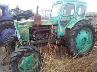 Единый лот в количестве 3 тракторов:  трактор МТЗ-82, год выпуска не определен, синего цвета, трактор Т-40АМ, 1988 г.в., зеленого цвета,  трактор Т-40АМ, заводской номер отсутствует, № двигателя 2860128, № переднего моста 740083,  имущество бывшее в употреблении, находится в неудовлетворительном…