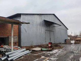 Имущественный комплекс, 8757,6 м², Ростовская область. Имущественный комплекс в Ростовской обл., находящийся по адресу: Ростовская обл., г.Константиновск, ул.Заводская, д.7, включающий нежилые здания: пл.6717,6м2, кад.№61:17:0010112:287; пл.740,7м2, кад.№61:17:0010112:289; пл.401,3м2…