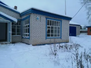 Земельный участок 940 кв.м с ветстанцией и зданием для утилизации, Республика Марий Эл. Участок, категория земель - земли населенных пунктов, кадастровый номер 12:13:0990113:7, местоположение установлено относительно ориентира, расположенного в границах участка, почтовый адрес ориентира: Республика…
