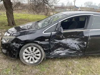 Opel P-J ASTRA 2012, 2012 г. в., VIN: XUFPE6DJ4C3051551 Легковой автомобиль марки и модели: Opel P-J ASTRA, 2012 г. в., VIN: XUFPE6DJ4C3051551