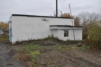 Земельный участок и объекты недвивижимого имущества по адресу: Воронежская область, Терновский район, п. Есипово, ул. Советская, 48. Земельный участок площадью 11482 кв.м, овощехранилище 47 кв.м, котельная 69 кв.м, столовая 166,3 кв.м, спальный корпус 472,6 кв.м, ограждение протяженностью 113 м…