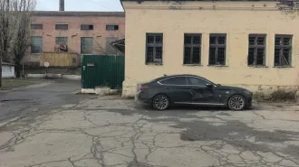 Hyundai Genesis автомобиль марки Hyundai Genesis, идентификационный номер (VIN)KMHGN41CDEU009306 Ознакомление с имуществом производится по месту нахождения имущества (г.Кувандык)с момента публикации сообщения о продаже имущества и до окончания приема заявок по предварительной записи по…
