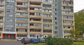 Квартира площадью 50,7 кв.м по адресу: г. Москва, ул. Шоссейная, д. 39, кв. 95. Кадастровый номер: 77:04:0003009:2585. Общие сведения об ограничениях и обременениях: арест, залог, запрет регистрационных действий. Вид жилого помещения: квартира.