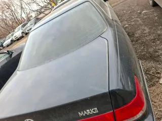 Toyota Mark II 1998 года, черный цвет. Кузов № GX1006103636, двигатель № 6852073. Рабочее состояние и комплектность автомобиля не проверялось. Находится в г. Красноярск, имущество обращено в доход государства. Документы и ключи отсутствуют.