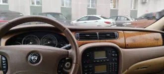 Jaguar S-Type 2006 года выпуска, VIN: SAJAA01M57FN73133. Государственный регистрационный знак: E527QB 186. Цвет кузова: вишневый.