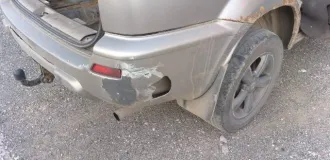 Nissan X-Trail 2001 года, цвет серый. VIN отсутствует, ПТС 25 ТО 471237, госномер У274УВ59. Модель двигателя QR20 112576A, номер кузова NT30-040998. Производство Япония.