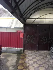 Жилое помещение площадью 93,2 кв.м., кадастровый номер 26:29:130403:319, расположено по адресу: Ставропольский край, Предгорный район, с. Этока, ул. Терешковой, д.65. Расположено на земельном участке площадью 707 кв.м., кадастровый номер 26:29:130403:199. Стоимость определена финансовым управляющим…