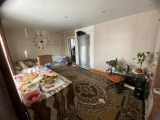 Доля дома 92,2 м² и доля участка 792 м², Свердловская обл. 1/2 доля дома и 1/2 доля земельного участка в Свердловской обл. еще 1/2 доля дома и 1/2 доля земельного участка в Свердловской обл. еще 1/2 доля в праве на жилое здание, площадь: 92,2кв.м., кадастровый номер: 66:27:1101027:240 и 1/2 доля в…