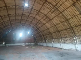 Движимое имущество, годные остатки, транспортные средства в общем количестве 77 наименований. Здание телятника № 3 (1988 г.п., движимое имущество, годные остатки); Здание телятника (1976 г.п., движимое имущество, годные остатки); Здание склада (1989 г.п., движимое имущество, годные остатки); Здание…