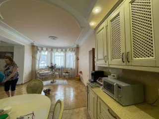 Дом и здание, 403,3 и 110,5 кв.м, участок 2 500 кв.м, Московская область. Дом 403,3 кв.м, здание 110,5 кв.м и земельный участок 2 500 кв.м в Московской обл. Здание, кадастровый номер: 50:16:0104002:2686, назначение объекта недвижимости: жилое, адрес: Российская Федерация, Московская область…