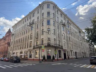 Нежилое помещение 25,9 кв.м, расположенное по адресу: Санкт-Петербург, ул. Большая Монетная, д. 21/9, литера А, пом. 5-Н, этаж № 1, назначение: нежилое, кадастровый номер 78:07:0003055:3448. Право собственности города Санкт-Петербурга подтверждается записью в Едином государственном реестре…