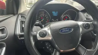 Ford Focus 2012 года, 149 лс, 173918 км, АКПП. Автомобиль легковой, модель - FORD Focus 2012 г. в., VIN: X9FKXXEEBKCB59648, цвет красный, 149 л.с., пробег 173 918 км. Автомобиль без ДТП, ПТС и СТС в наличии, имеется один комплект ключей.