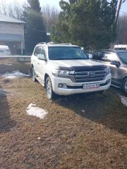 Автомобиль Toyota Land Cruiser 200 2015 г.в. ГРЗ К241РЕ154 VIN: JTMCV02J004178939. Цвет: белый (ПТС-отсутствует)( арест, наложен арест на имущество в соответствии с приговором Горно-Алтайского городского суда от 30.08.2022 № 1-216/2022 до исполнения приговора) Автомобиль Toyota Land Cruiser 200…
