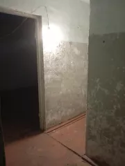 Жилое помещение : квартира (жилое помещение), кадастровый номер: 03:06:190123:410, год постройки: 1980, площадь – 31,9 кв.м., расположенная на первом этаже пятиэтажного многоквартирного дома, с балконом, фундамент бутобетонный, перекрытия железобетонные, стены кирпичные, адрес объекта: 671325…