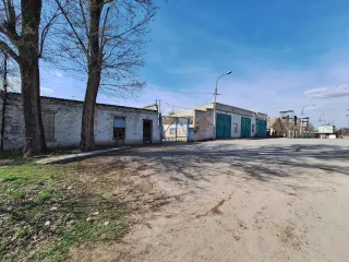 Право аренды земельного участка общей площадью 500 кв.м., кадастровый номер 34:09:021023:53, категория земель: земли населенных пунктов; адрес (местоположение): 404504, Россия, Волгоградская область, г. Калач-на-Дону, ул. Заводская, д. 3, назначение: для размещения промышленных объектов, по…