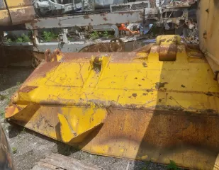 Бульдозер KOMATSU D155A 5, 2006 года выпуска, заводской номер № МТ0D043V02065432, двигатель № 6D140 33743. Состояние: не рабочий, разукомлектован