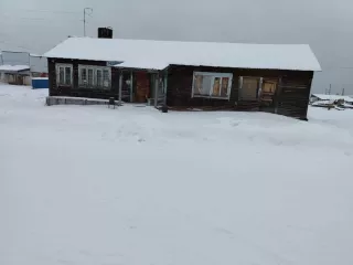 Нежилое помещение 137.1 кв.м., кадастровый номер 18:20:024010:354, расположенный на 
Земельном участке площадью 399.66 кв.м., кадастровый номер 18:20:024010:217 индивидуальная собственность
По адресу: Удмуртская Республика, Сюмсинский район, с. Кильмезь, ул. Лесная, 23б