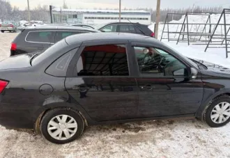 Lada Granta 219040, 2023 года, 90 лс, 134833 км. Автомобиль: LADA GRANTA 219040, идентификационный номер (VIN): XTA219040R0954489, год выпуска: 2023 г., пробег 134 833 км., цвет Черный, двигатель 1596 куб.см., коробка передач механическая, руль левый, состояние удовлетворительное.