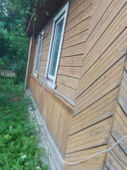 1/3 доля в праве на жилое здание площадью 34,6 кв.м, кадастровый номер 60:23:0010320:41. 1/3 доля в праве на земельный участок площадью 1235,6 кв.м, категория земель - земли населенных пунктов, разрешенное использование - для ведения личного подсобного хозяйства, кадастровый номер 60:23:0010321:2…