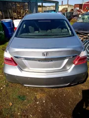 Honda Legend автомобиль марки “Хонда Легенд” без гос/номера. Имущество продается в том виде, в каком оно есть, и в случае продажи возврату/обмену не подлежит. За скрытые дефекты имущества Продавец ответственности не несет. Вид транспорта: Легковой Год выпуска: - Государственный регистрационный…