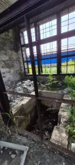 Нежилое здание, не эксплуатируемое по причине частичного или полного отсутствия отдельных конструктивных элементов зданий, расположенное по адресу: Хабаровский край, г. Советская Гавань, ул. Чкалова, д. 20, с земельным участком под ним Нежилое здание, не эксплуатируемое по причине частичного или…