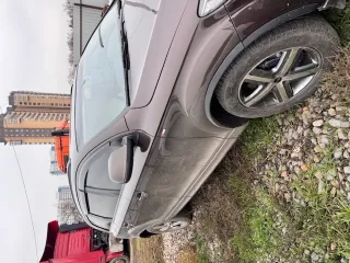 Audi Q7 2012 Автомобиль марки Audi модель Q7 2012 г.в. VIN-номер WAUZZZ4L2DD015634. Ознакомление с характеристиками имущества и документацией осуществляется по следующим контактам: +7(999)696-02-73, 575diana575@mail.ru