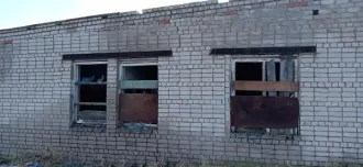 Нежилое здание 201,8 кв.м с земельным участком по адресу: Ярославская область, Первомайский муниципальный округ, д.Костромка, ул.Садовая, д. 9, кадастровый номер 76:10:102901:10246. Вид ограничений и обременений: ограничения прав на земельный участок, предусмотренные статьей 56 ЗК РФ. Год ввода в…