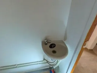 Жилое помещение 50,3 кв. м по адресу: г. Москва, ул. Рождественская, д. 31, кв. 364, этаж 12, кадастровый номер: 77:16:0010105:8998.