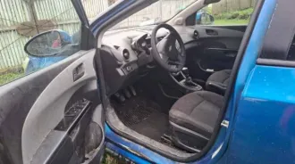 Chevrolet Aveo 2012 года, синий. VIN: XUUTF69EJC0025389, госномер K724XK190. ПТС 39 HO 580120. Произведен в России на ЗАО "АВТОТОР-МЕНЕДЖМЕНТ". Модель двигателя FI6D4, бензиновый, номер 394770KA, мощность 116 л.с. (85 кВт), объем 1598 куб. см. Экологический класс 4. Максимальная масса 1598 кг…