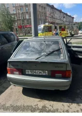 LADA 211440 Samara 2008 года, цвет серо-зеленый, госномер Т104СМ96, VIN XTA211440C5067680. Передний привод, механическая коробка передач, на ходу. Имеется ржавчина на правых передних и задних крыльях и багажнике, износ салона, следы сколов на капоте. Не работает печка. Пробег 100266 км.